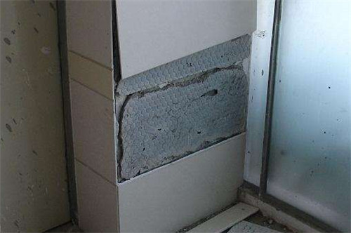 墙面砖脱落的补救办法视频(墙面砖脱落的补救办法视频教学)