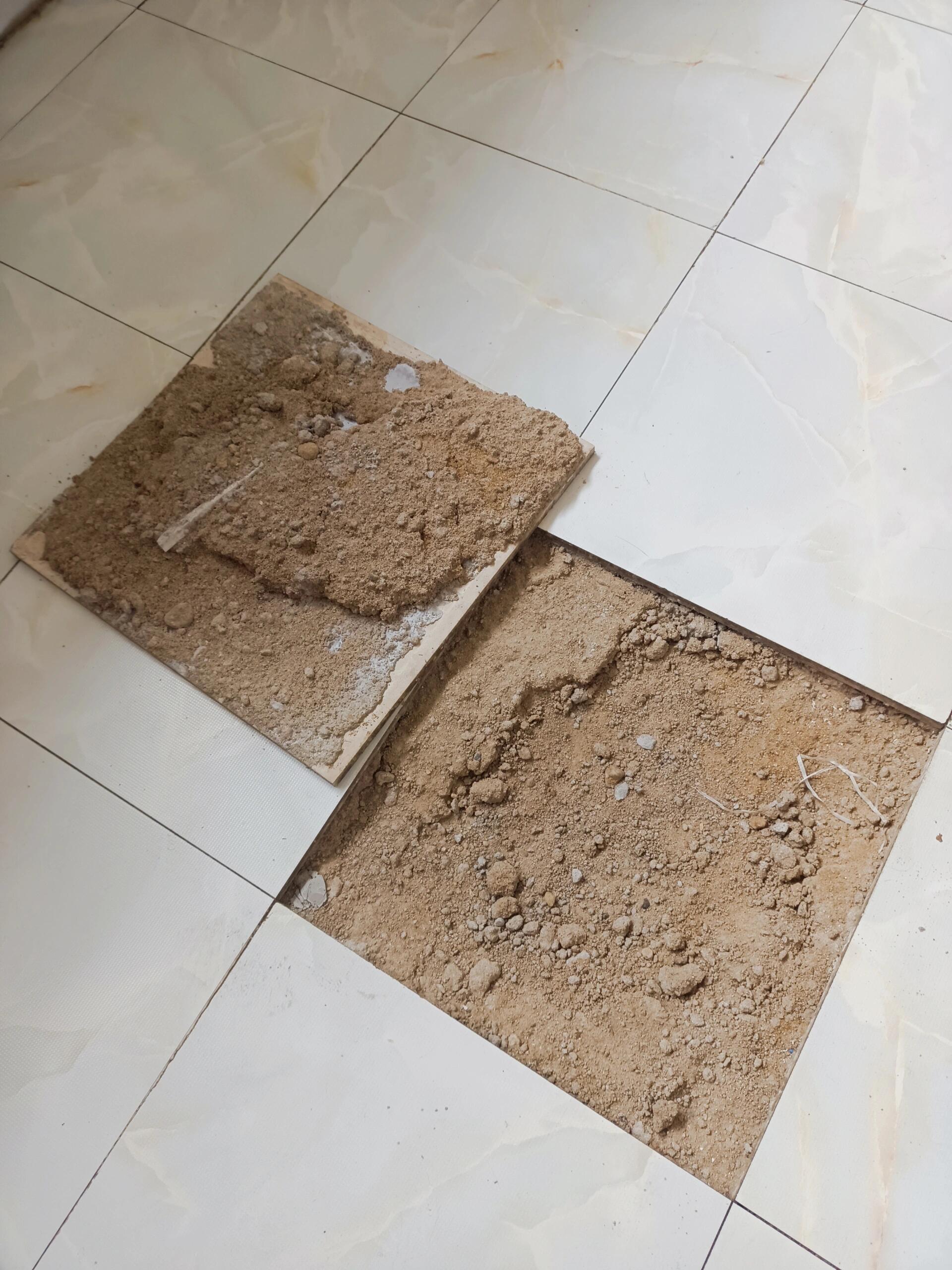 瓷砖地砖空鼓了怎么办(瓷砖空鼓怎么办是全部砸掉吗)